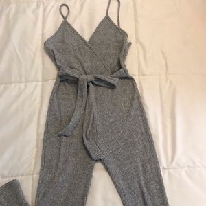Wrap tie gray jumpsuit.. sz xl